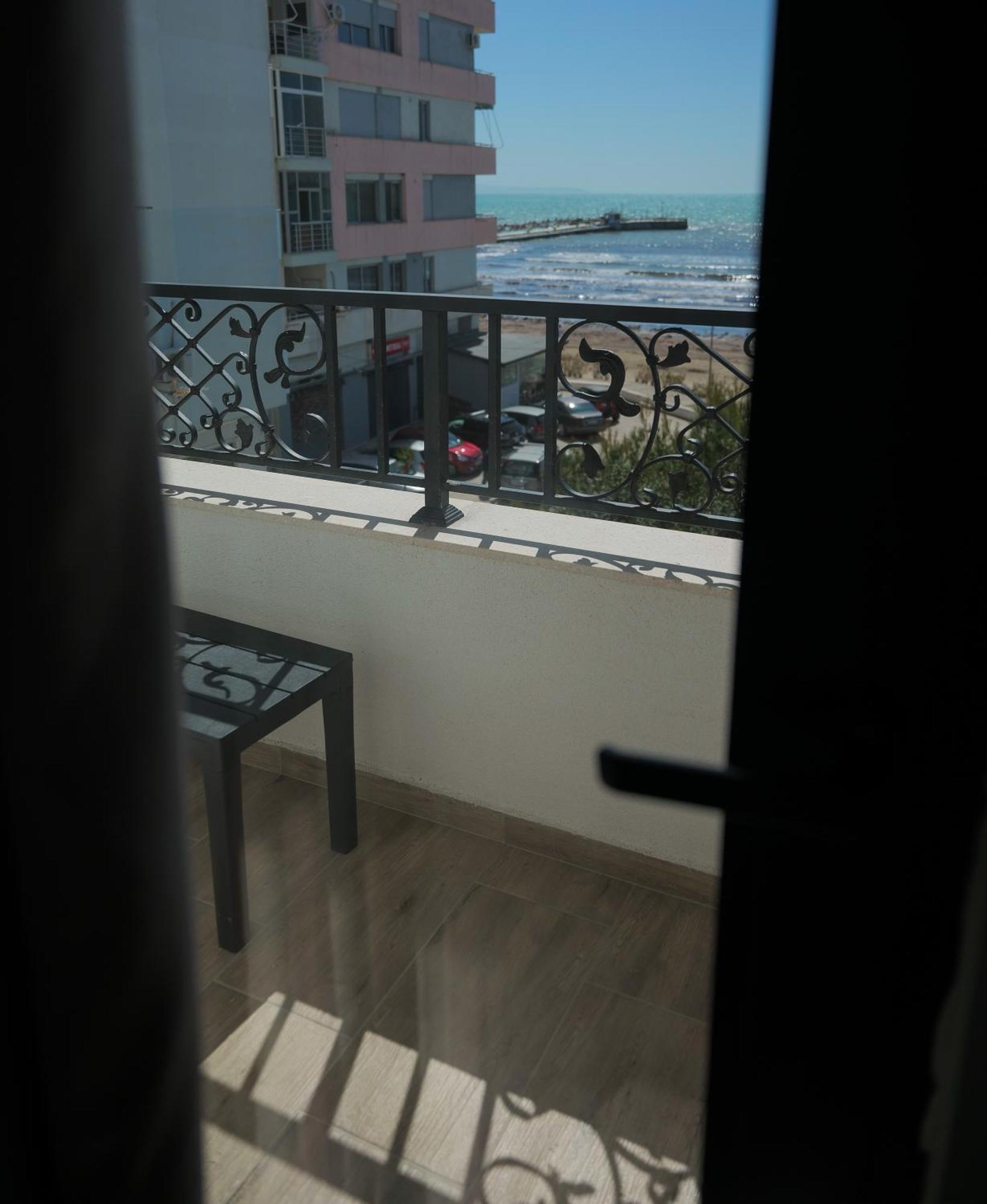 Afa Hotel Durrës Zewnętrze zdjęcie