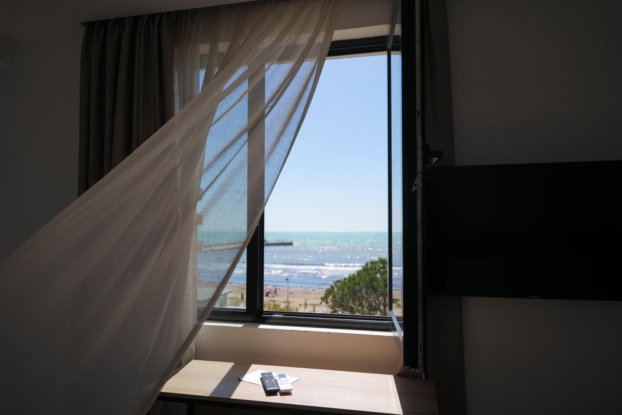 Afa Hotel Durrës Zewnętrze zdjęcie